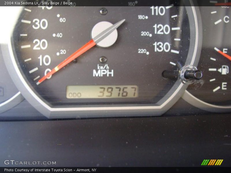 Silky Beige / Beige 2004 Kia Sedona LX