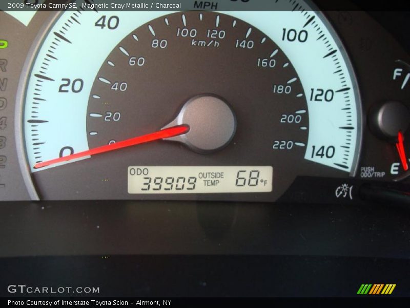 Magnetic Gray Metallic / Charcoal 2009 Toyota Camry SE
