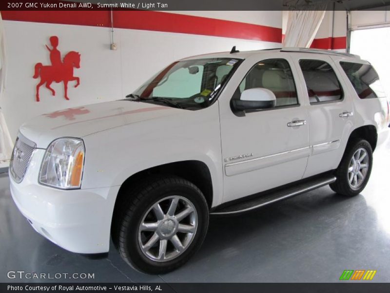 Summit White / Light Tan 2007 GMC Yukon Denali AWD