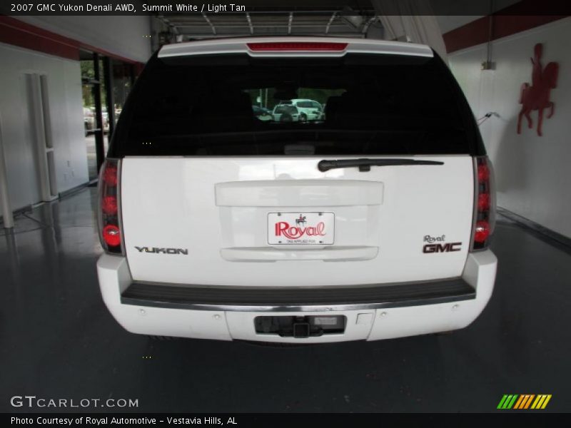 Summit White / Light Tan 2007 GMC Yukon Denali AWD