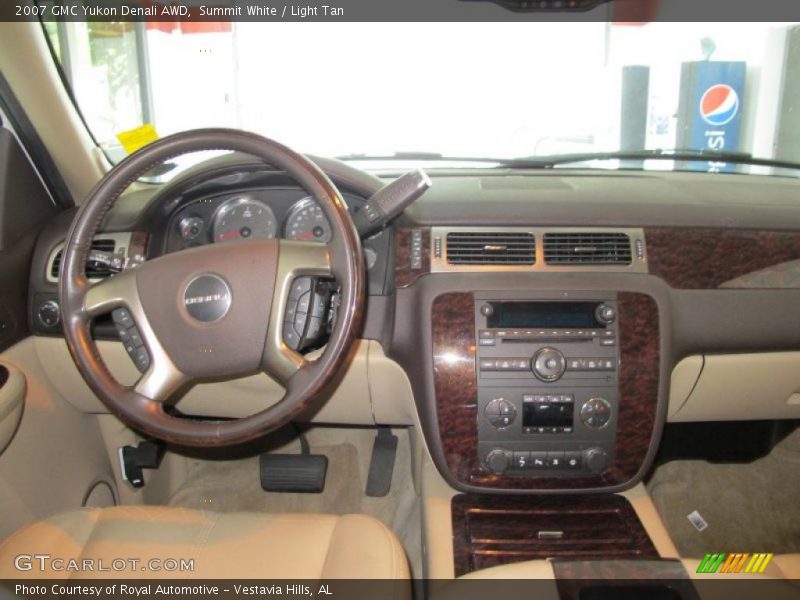 Summit White / Light Tan 2007 GMC Yukon Denali AWD