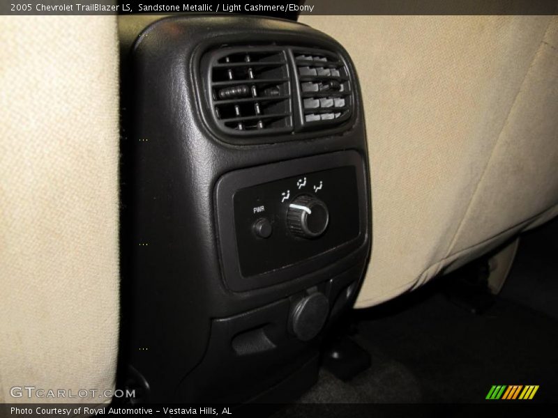 Sandstone Metallic / Light Cashmere/Ebony 2005 Chevrolet TrailBlazer LS