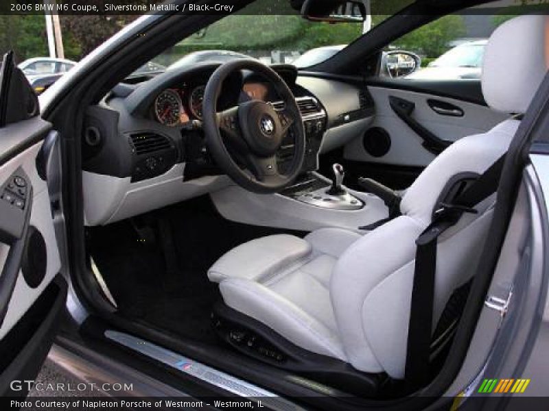 Silverstone Metallic / Black-Grey 2006 BMW M6 Coupe
