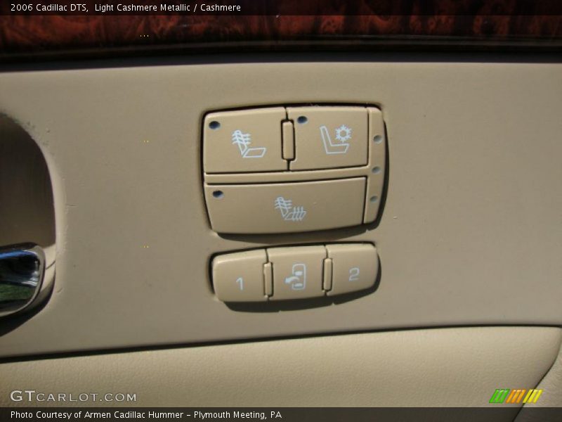 Light Cashmere Metallic / Cashmere 2006 Cadillac DTS