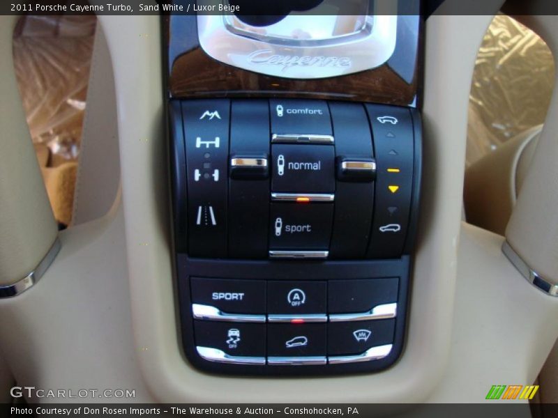 Sand White / Luxor Beige 2011 Porsche Cayenne Turbo