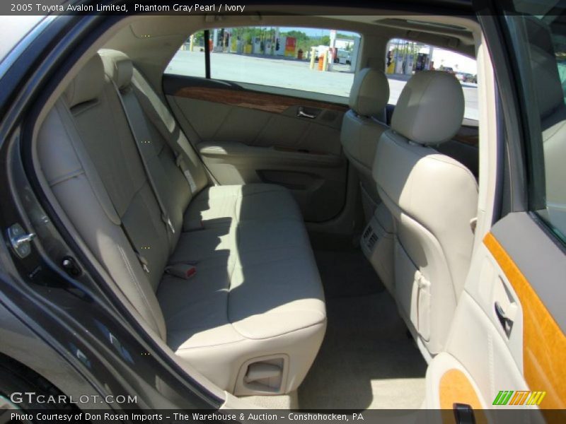 Phantom Gray Pearl / Ivory 2005 Toyota Avalon Limited