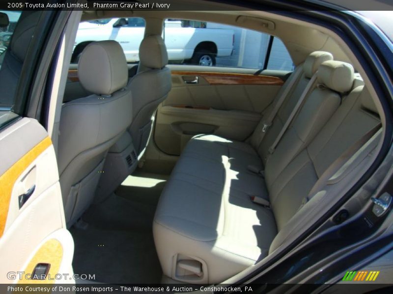Phantom Gray Pearl / Ivory 2005 Toyota Avalon Limited