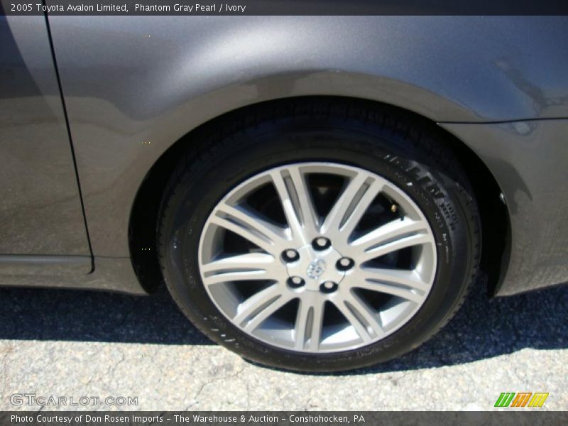 Phantom Gray Pearl / Ivory 2005 Toyota Avalon Limited