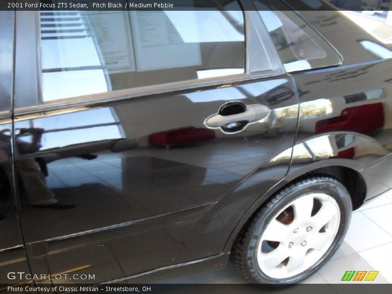 Pitch Black / Medium Pebble 2001 Ford Focus ZTS Sedan