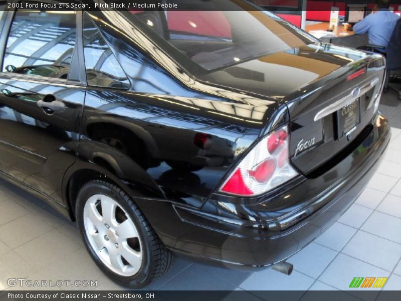 Pitch Black / Medium Pebble 2001 Ford Focus ZTS Sedan