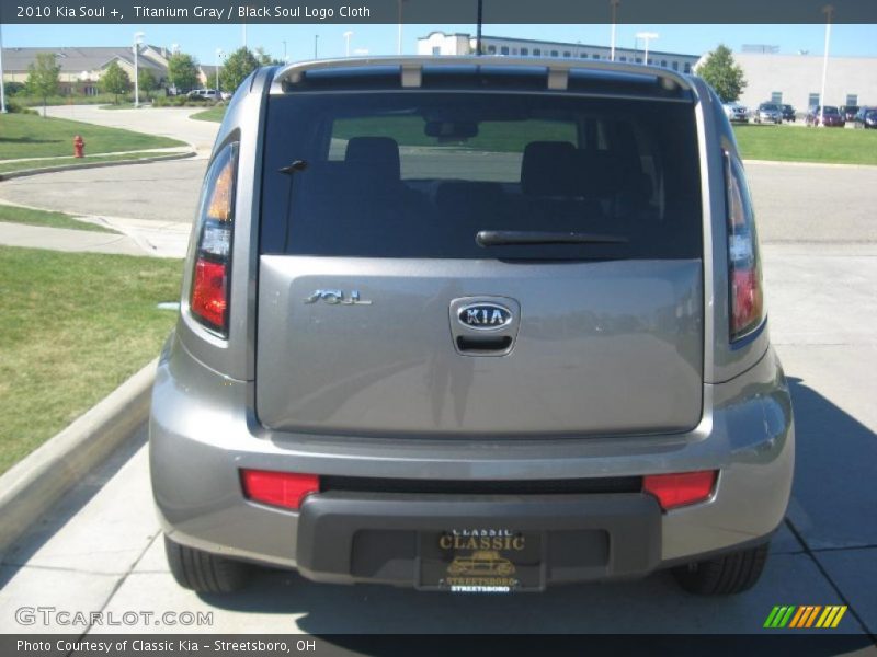 Titanium Gray / Black Soul Logo Cloth 2010 Kia Soul +