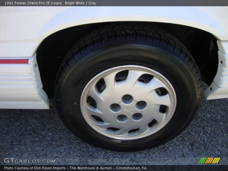 Bright White / Gray 1993 Pontiac Grand Prix SE Coupe