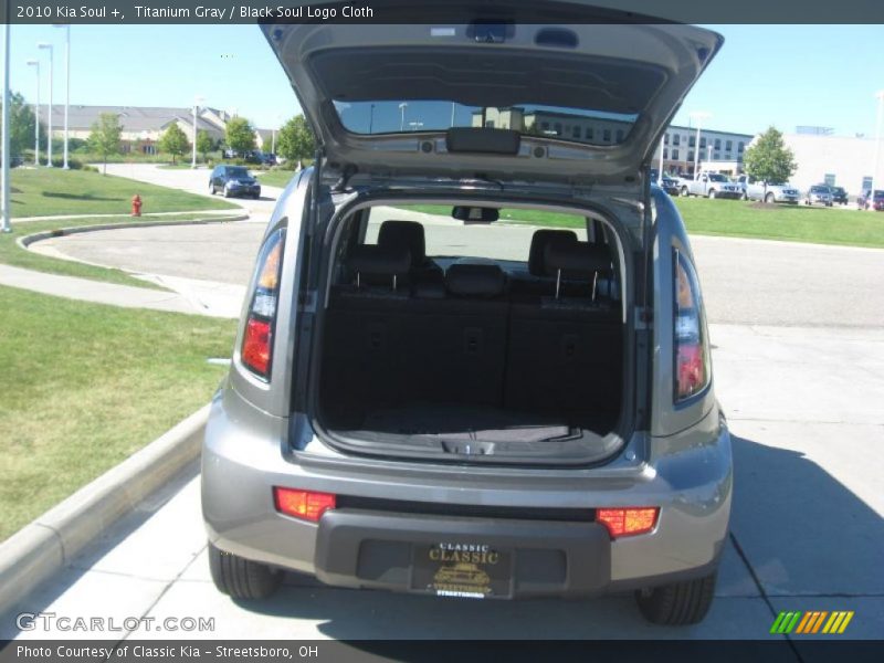 Titanium Gray / Black Soul Logo Cloth 2010 Kia Soul +