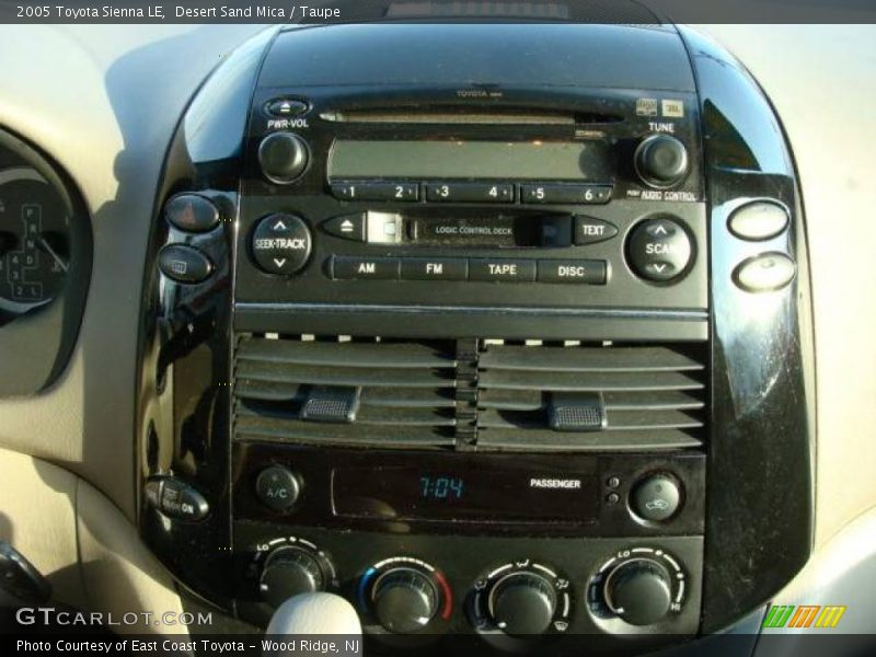 Desert Sand Mica / Taupe 2005 Toyota Sienna LE