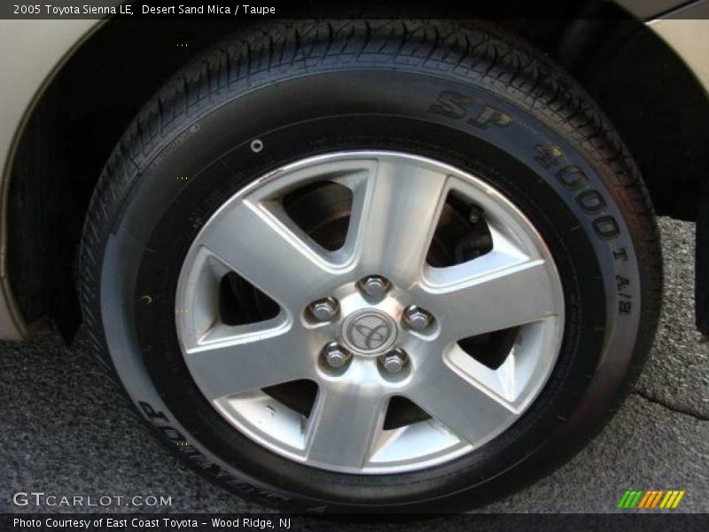 Desert Sand Mica / Taupe 2005 Toyota Sienna LE