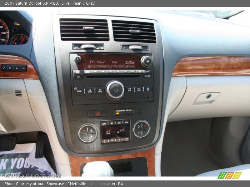 Silver Pearl / Gray 2007 Saturn Outlook XR AWD