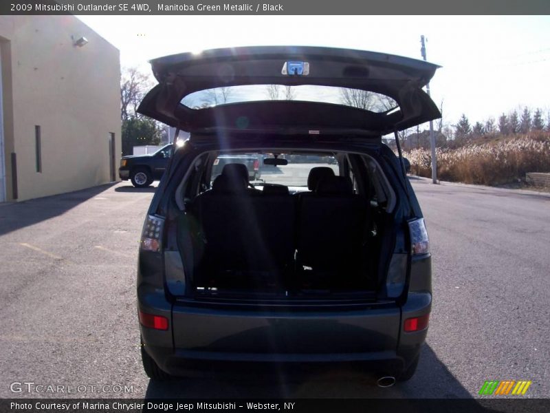 Manitoba Green Metallic / Black 2009 Mitsubishi Outlander SE 4WD