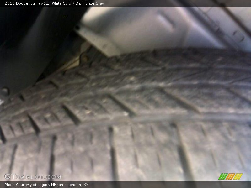 White Gold / Dark Slate Gray 2010 Dodge Journey SE