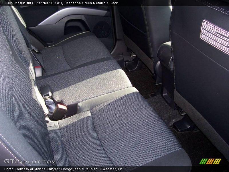Manitoba Green Metallic / Black 2009 Mitsubishi Outlander SE 4WD