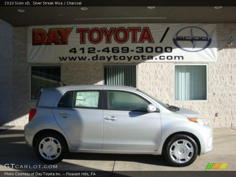 Silver Streak Mica / Charcoal 2010 Scion xD