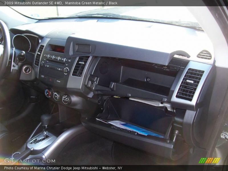 Manitoba Green Metallic / Black 2009 Mitsubishi Outlander SE 4WD