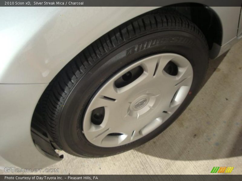 Silver Streak Mica / Charcoal 2010 Scion xD