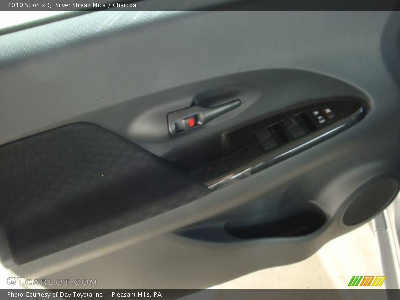 Silver Streak Mica / Charcoal 2010 Scion xD