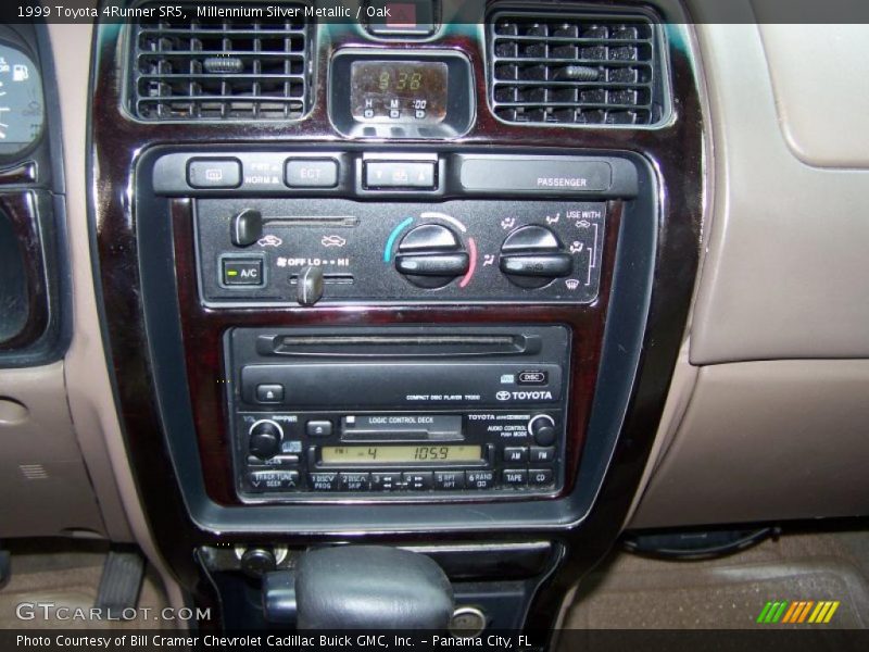 Millennium Silver Metallic / Oak 1999 Toyota 4Runner SR5