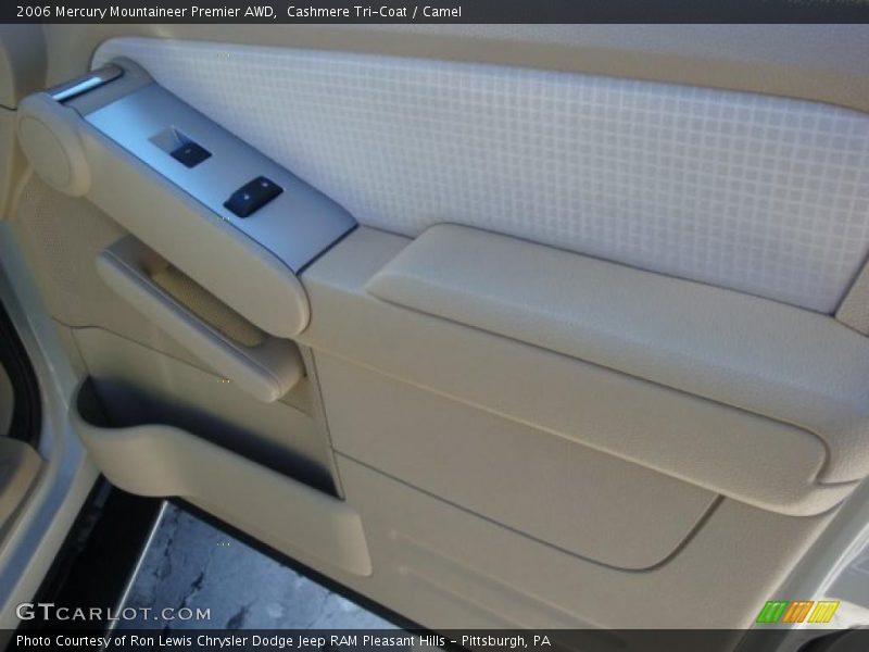 Cashmere Tri-Coat / Camel 2006 Mercury Mountaineer Premier AWD