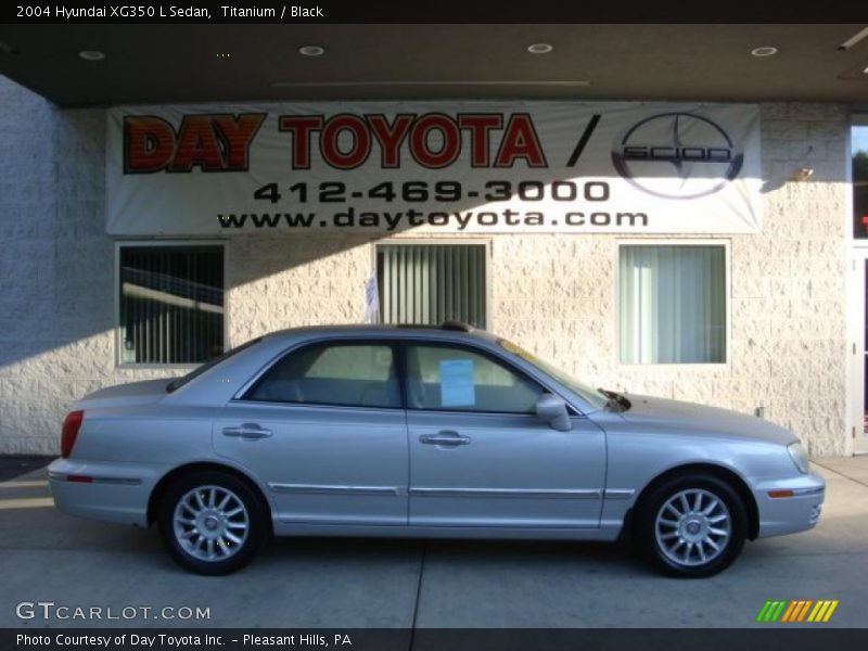 Titanium / Black 2004 Hyundai XG350 L Sedan