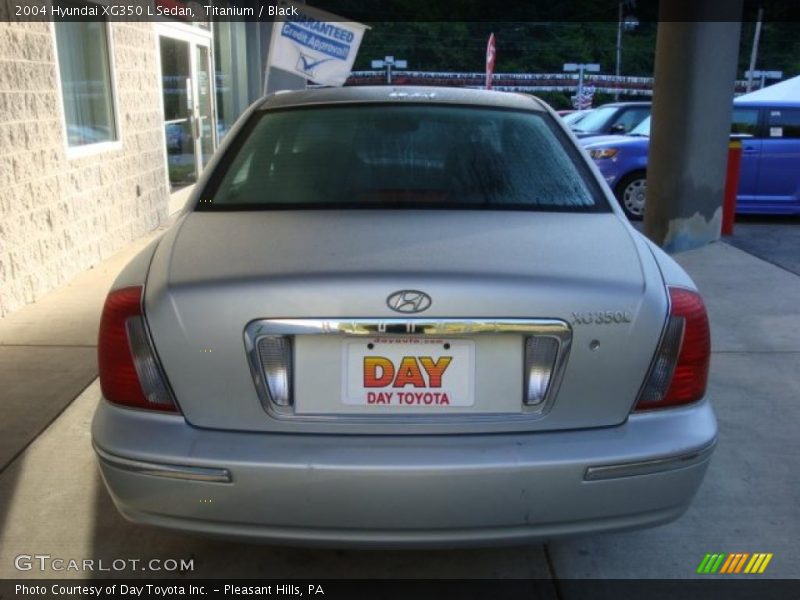 Titanium / Black 2004 Hyundai XG350 L Sedan
