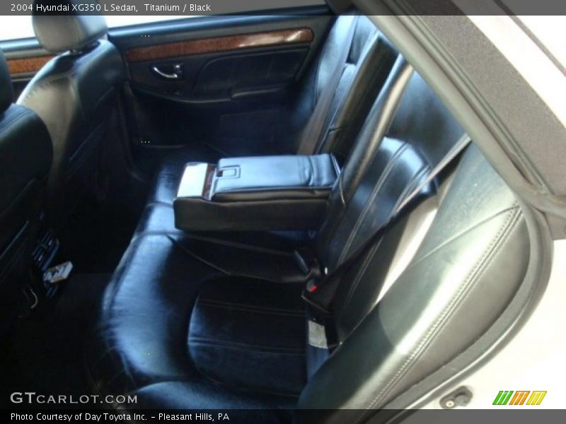 Titanium / Black 2004 Hyundai XG350 L Sedan