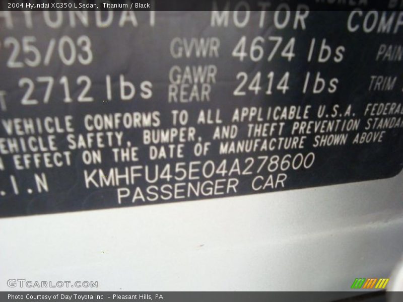 Titanium / Black 2004 Hyundai XG350 L Sedan
