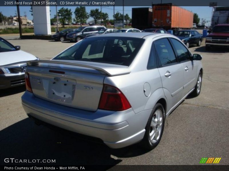 CD Silver Metallic / Charcoal/Red 2005 Ford Focus ZX4 ST Sedan