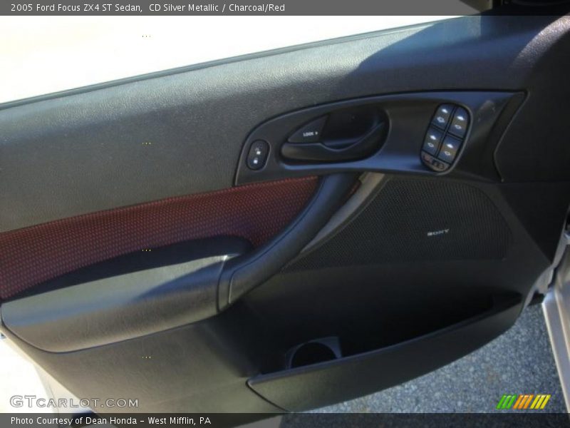 CD Silver Metallic / Charcoal/Red 2005 Ford Focus ZX4 ST Sedan