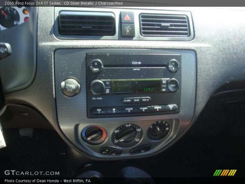 CD Silver Metallic / Charcoal/Red 2005 Ford Focus ZX4 ST Sedan