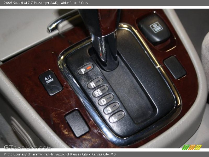 White Pearl / Gray 2006 Suzuki XL7 7 Passenger AWD