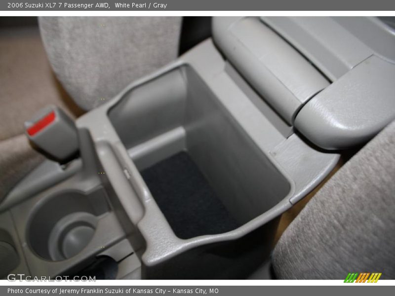 White Pearl / Gray 2006 Suzuki XL7 7 Passenger AWD