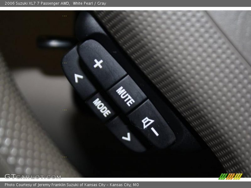 White Pearl / Gray 2006 Suzuki XL7 7 Passenger AWD