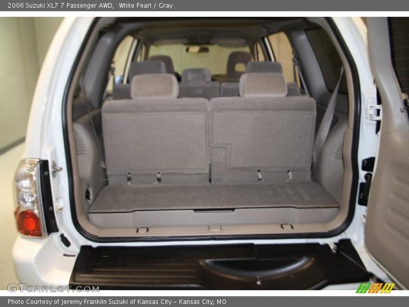 White Pearl / Gray 2006 Suzuki XL7 7 Passenger AWD