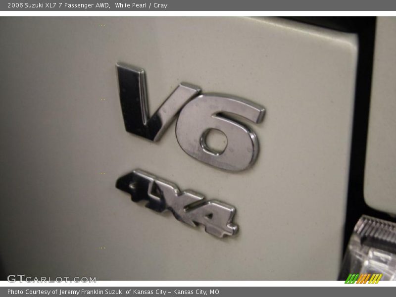White Pearl / Gray 2006 Suzuki XL7 7 Passenger AWD