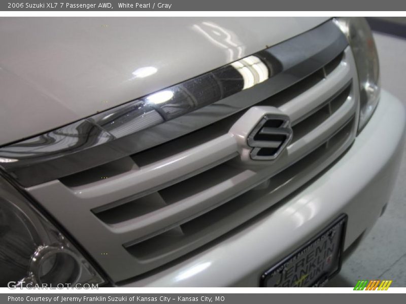 White Pearl / Gray 2006 Suzuki XL7 7 Passenger AWD