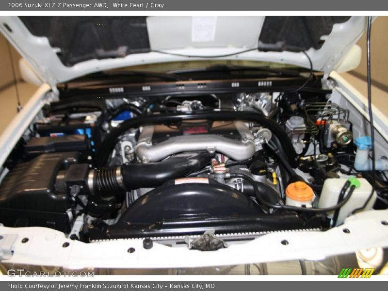 White Pearl / Gray 2006 Suzuki XL7 7 Passenger AWD