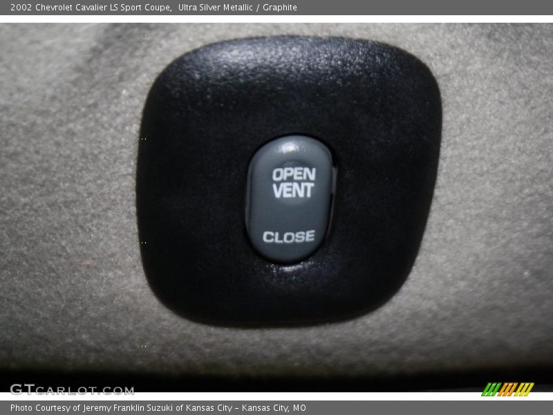 Ultra Silver Metallic / Graphite 2002 Chevrolet Cavalier LS Sport Coupe