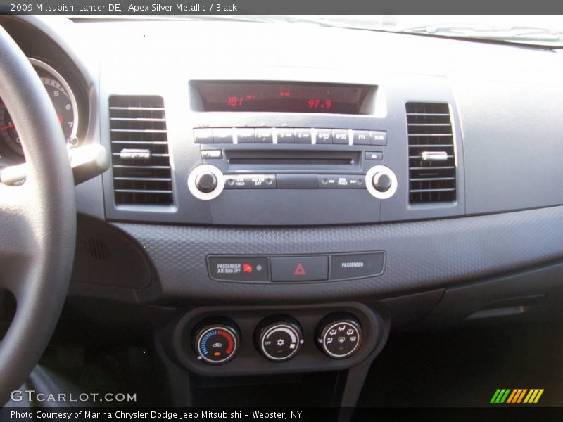 Apex Silver Metallic / Black 2009 Mitsubishi Lancer DE
