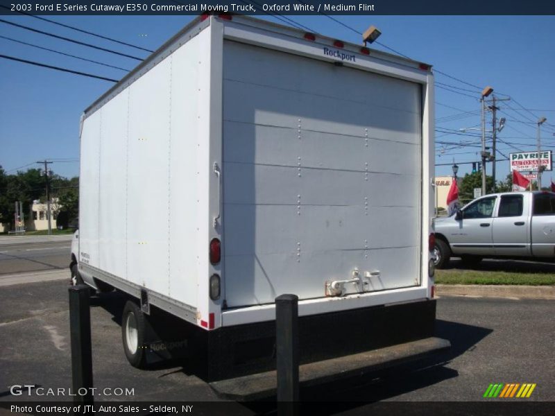 Oxford White / Medium Flint 2003 Ford E Series Cutaway E350 Commercial Moving Truck