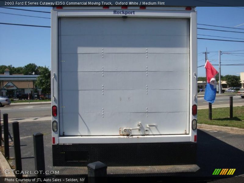 Oxford White / Medium Flint 2003 Ford E Series Cutaway E350 Commercial Moving Truck