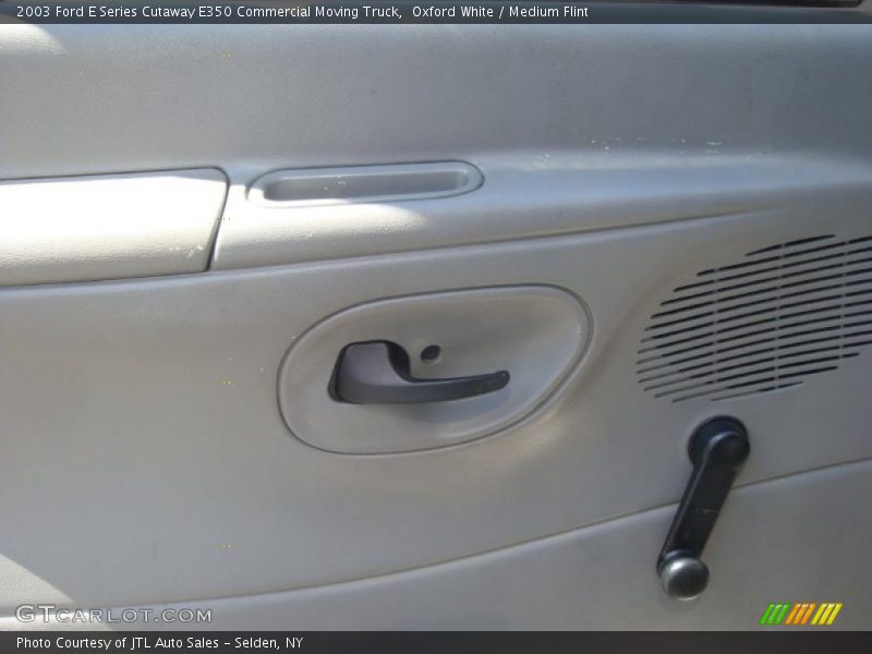 Oxford White / Medium Flint 2003 Ford E Series Cutaway E350 Commercial Moving Truck