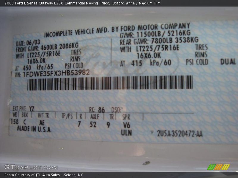 Oxford White / Medium Flint 2003 Ford E Series Cutaway E350 Commercial Moving Truck