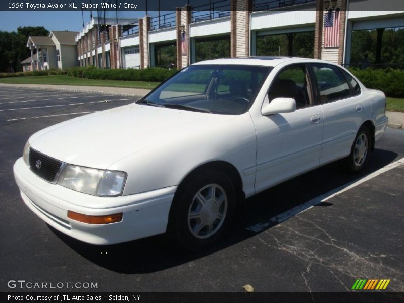 Super White / Gray 1996 Toyota Avalon XL